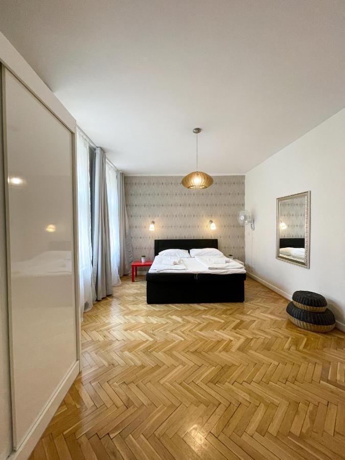 Old Town Square Apartments Praha Bagian luar foto