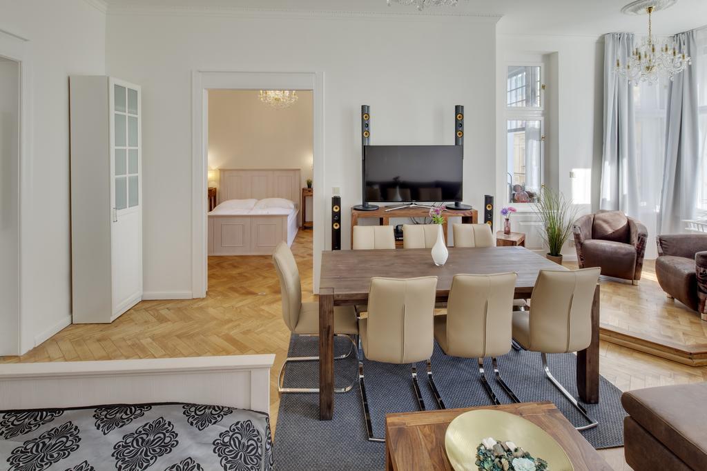 Old Town Square Apartments Praha Bagian luar foto