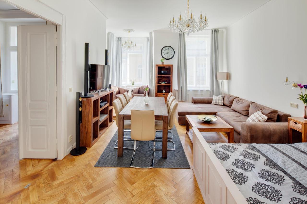 Old Town Square Apartments Praha Bagian luar foto